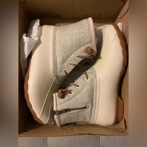Sperry saltwater wool linen duck boots, NWT, size 9